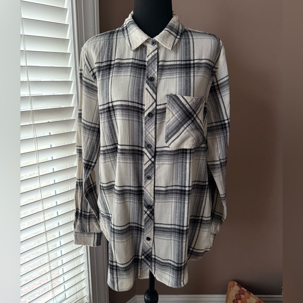 GAP Woman’s Black and White Plaid Button-Front Blouse Size Large